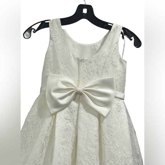 David's Bridal Girls Lace Flower Girl Dress Ivory Size 8 Formal NWT Wedding Bow - Picture 7 of 11